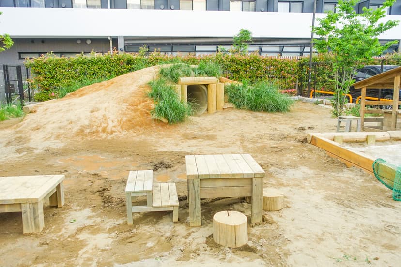 でこぼこ広場